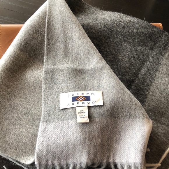 NWOT Joseph Abboud 100 cashmere scarf w fringe soft grey and medium grey 12x64 - Picture 3 of 5